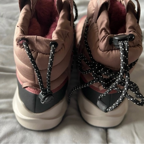 The North Face Women’s ThermoBall Lace Up Waterproof Boots women’s 9 - Picture 5 of 8